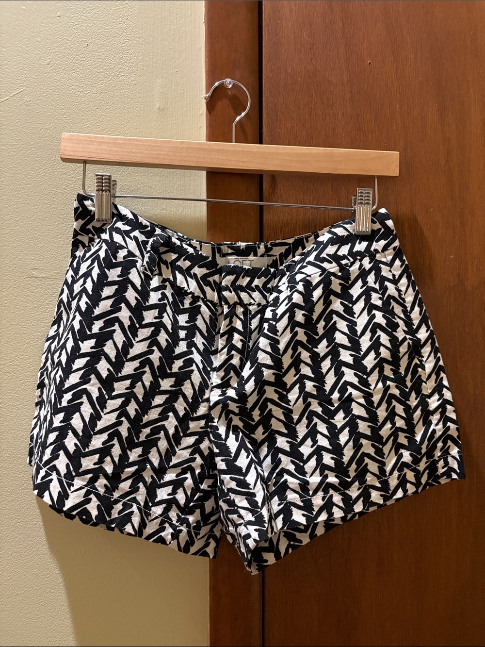 LOFT Black & White High-Waist Patterned Shorts